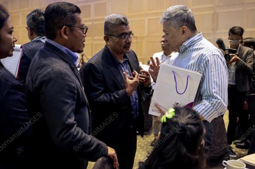DATUK MOHD RAZMAN YAACOB