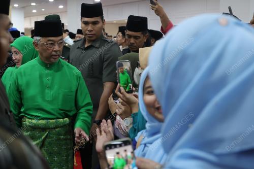 AL-SULTAN ABDULLAH RI'AYATUDDIN AL-MUSTAFA BILLAH SHAH
