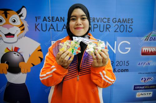 KL37_19112015_BOWLING