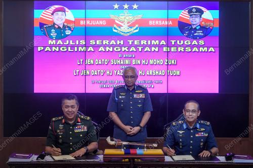 TAN SRI AFFENDI BUANG