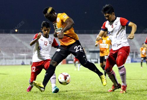 KL37_20062014_BOLA