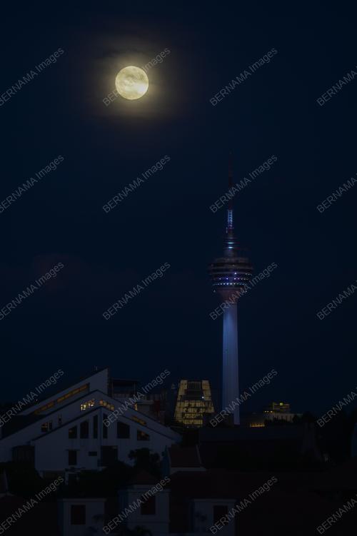 BULAN PENUH