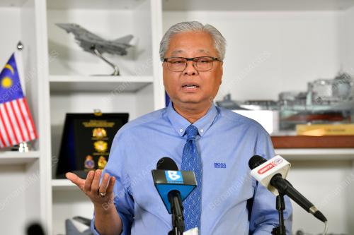DATUK SERI ISMAIL SABRI YAAKOB