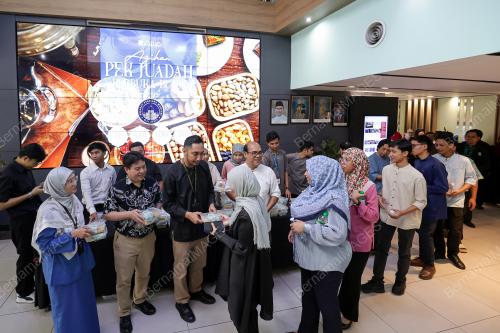 AGIHAN PEK JUADAH BERBUKA PUASA PMO