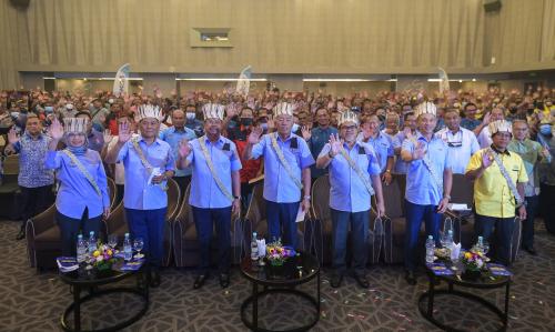 DATUK SERI MAHDZIR KHALID