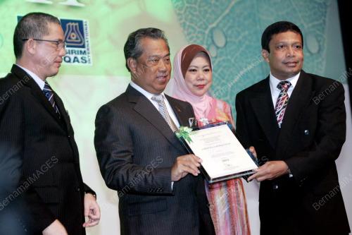 TAN SRI MUHYIDDIN YASSIN