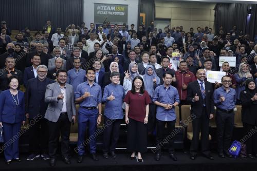HANNAH YEOH