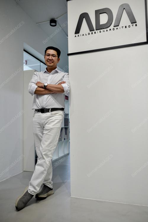 AXXU HOI JUNG WAI