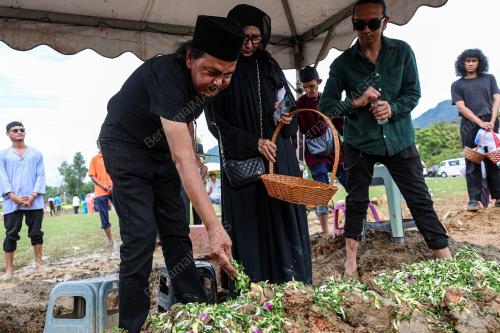 ALLAHYARHAM TAN SRI DR AHMAD NAWAB