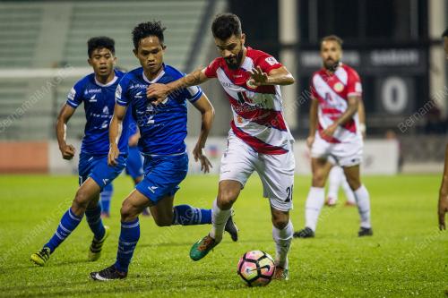 KL37_26092017_BOLA