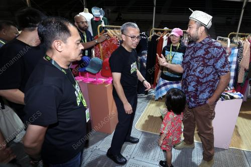 DATUK FAHMI FADZIL