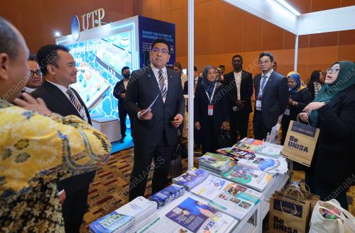 TAN SRI TENGKU MUHAMMAD TAUFIK TENGKU KAMADJAJA AZIZ
