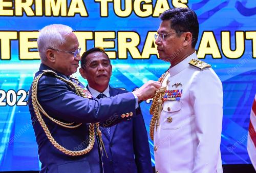 JEN TAN SRI AFFENDI BUANG