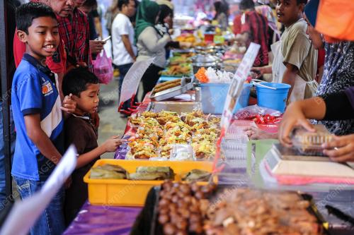 KL37_27052017_BAZAR