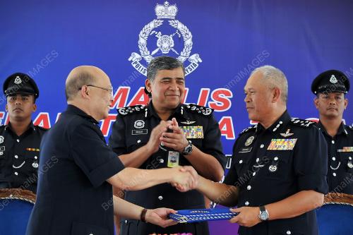 KL37_27062014_POLIS