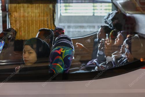WARGA KOTA PULANG KE KAMPUNG HALAMAN