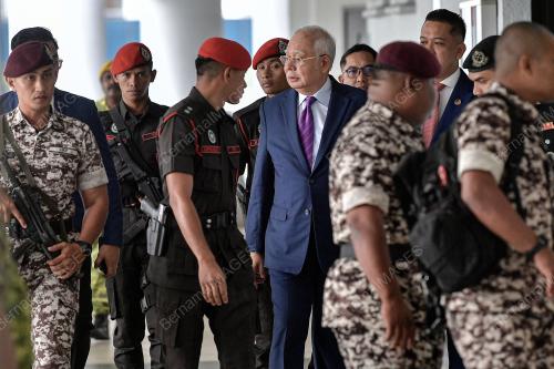 DATUK SERI NAJIB TUN RAZAK