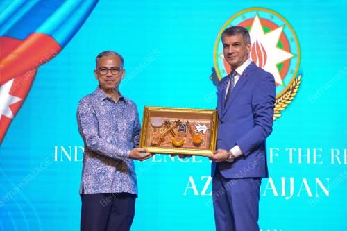 DATUK FAHMI FADZIL