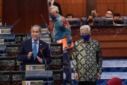 DATUK SERI ISMAIL SABRI YAAKOB
