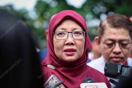 DR ZALIHA MUSTAFA