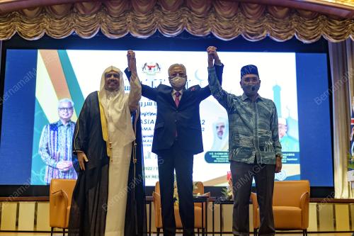 DATUK SERI ISMAIL SABRI YAAKOB