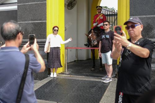 PINTU GERBANG UTAMA ISTANA NEGARA