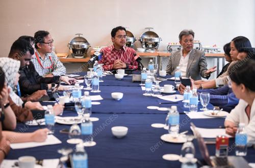DATUK DARWIS ABDUL RAZAK