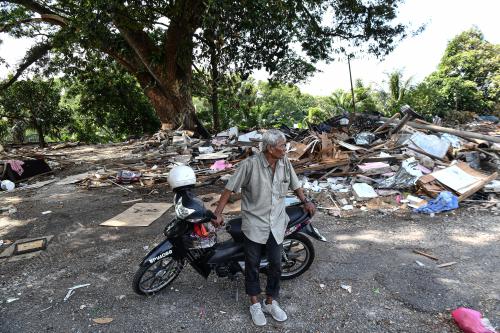 TINJAUAN KAMPUNG MAKMUR