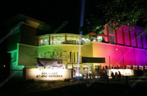 STUDIO DIGITAL MIX STAGE