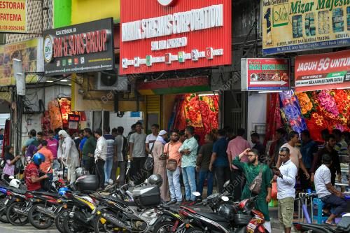 TINJAUAN WARGA ASING JALAN SILANG
