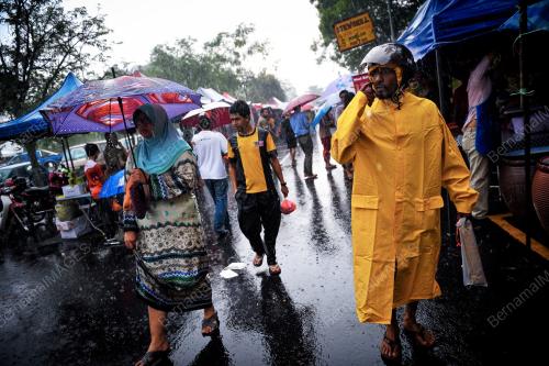 KL38_02072014_BAZAAR