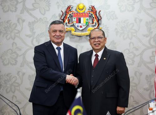 TAN SRI JOHARI ABDUL