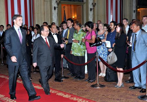 KL38_03072012_BERNARD_DOMPOK