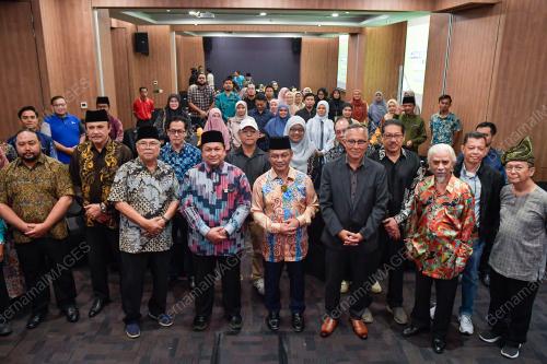 DATUK DR MOHD NA'IM MOKHTAR