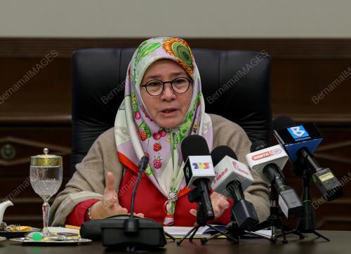 TUNKU HAJAH AZIZAH AMINAH MAIMUNAH ISKANDARIAH