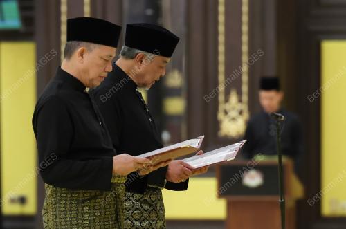 ANGKAT SUMPAH JEMAAH MENTERI