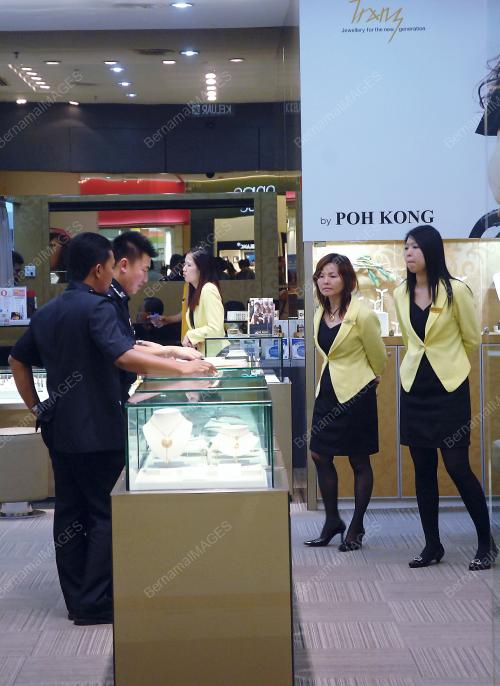 ROMPAK KEDAI EMAS