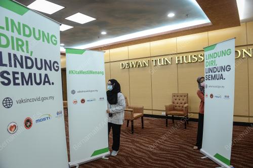 PROGRAM IMUNISASI COVID-19