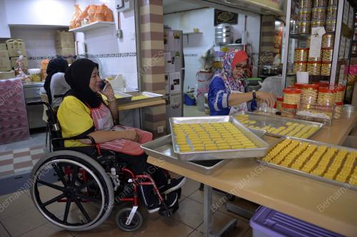 KL38_04062018_BISKUT_RAYA