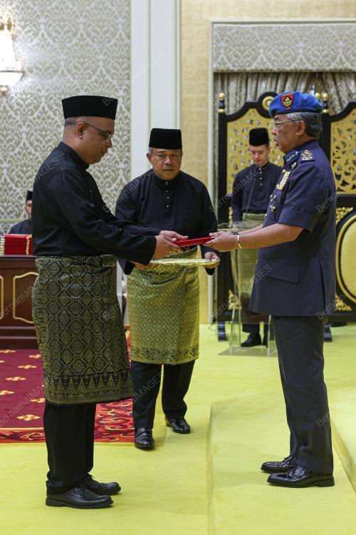 AL- SULTAN ABDULLAH RI'AYATUDDIN AL -MUSTAFA BILLAH SHAH