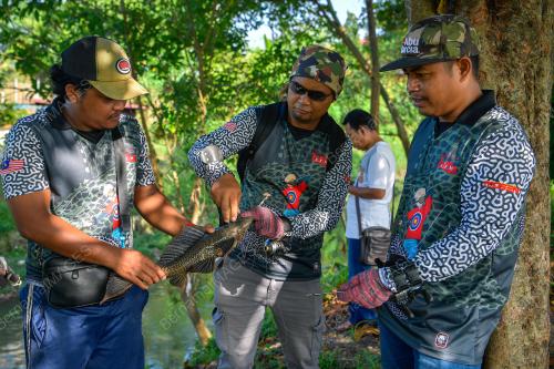 KOMUNITI PEMBURU IKAN BANDARAYA