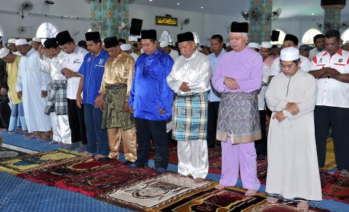 KL38_06012012_SEMBAHYANG