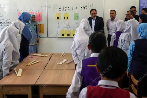 DATUK SERI ANWAR IBRAHIM