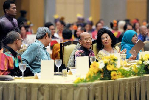 KL38_08072012_AGONG