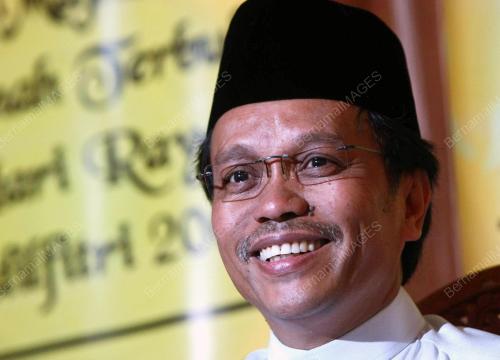 MOHD SHAFIE APDAL