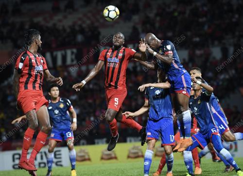 KL38_10082018_BOLA_BN201807314570