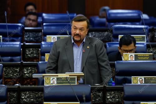 DATUK SERI AMIR HAMZAH AZIZAN