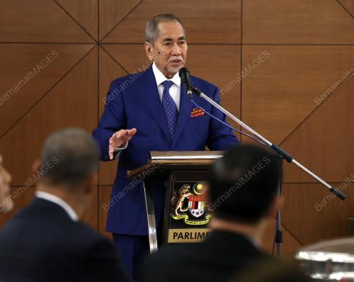 TAN SRI DR WAN JUNAIDI TUANKU JAAFAR