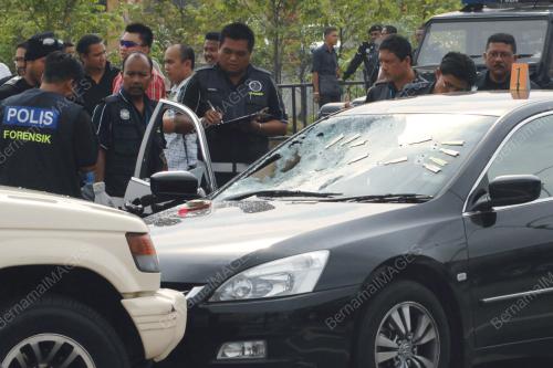 PEROMPAK MATI DITEMBAK