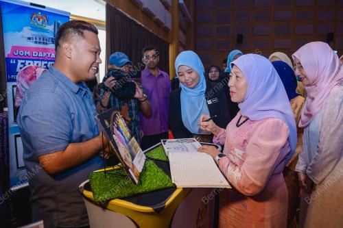 DATUK SERI NANCY SHUKRI